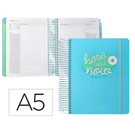 AGENDA ESCOLAR ANTARTIK 25-26 ESPIRAL HERE AND NOW AZUL DIA PAGINA DIN A5 BILINGÜE PAPEL FSC 80 GR 80 GR